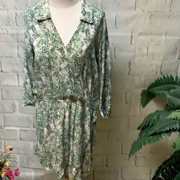 CAbi Dresses & Skirts - Cabi  green print faux wrap dress.